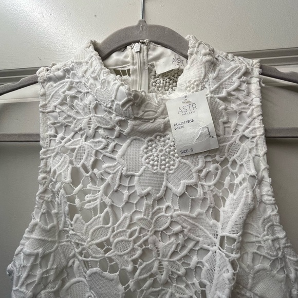 ASTR The Label Floral Dress - Picture 6 of 7